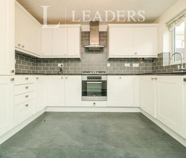 2 bedroom house to rent Rushton Grove, Church Langley, Harlow, CM17 - Photo 3