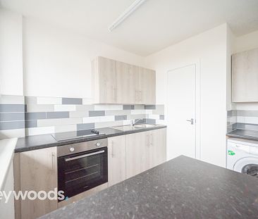 3 bed apartment to rent in Bridge Court, Stone Road, Stoke-on-Trent, Staffordshire - Photo 5
