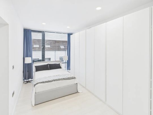 Apartment 5, 124 - Photo 1