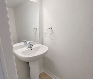 For Lease - 2387 Chevron Prince Path Unit# 382, Oshawa, Ontario - Photo 6
