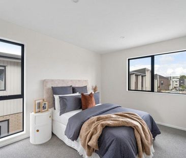 Stunning Two-Bedroom Townhouse for Rent in ... - Photo 3