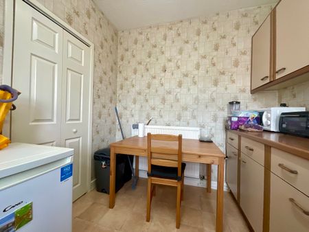 1 bedroom Apartment to let - Photo 2