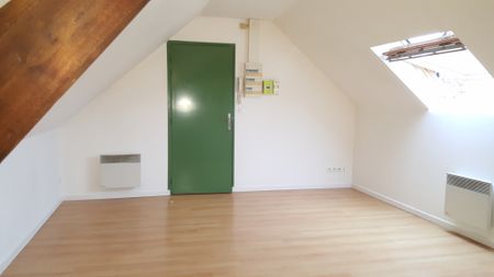 Location Appartement 2 pièces 29m² NEUVILLE ST REMY 59554 - Photo 4