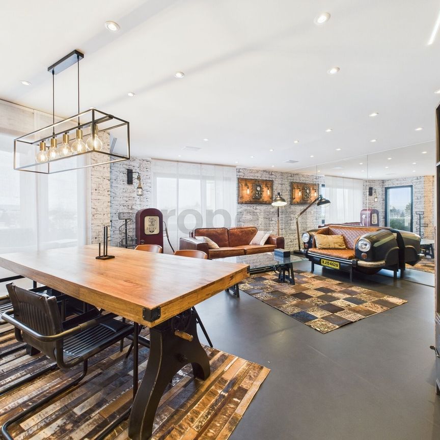 Unique 2.5-room apartment in Zug - Photo 1