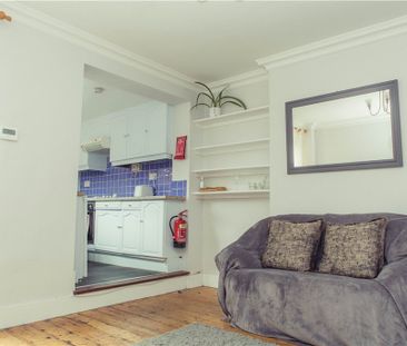 Denzil Road, Guildford, Surrey, GU2 7NQ - Photo 1