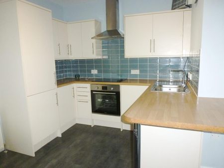 3 bedroom semi-detached house to rent - Photo 4