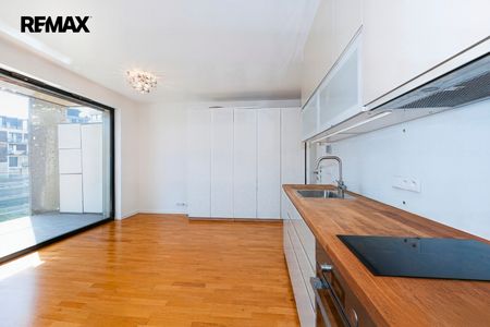 Pronájem bytu 1+kk v osobním vlastnictví 32 m², Praha 8 - Libeň - Fotografie 3