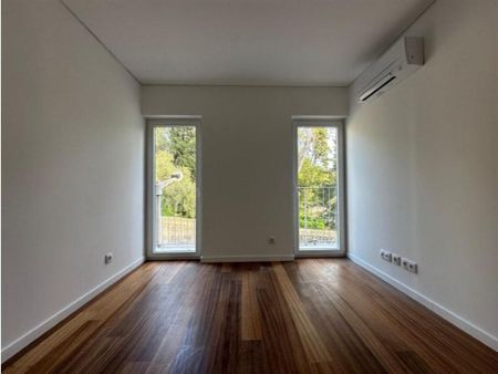 2 bedroom luxury Apartment for rent in Lisbon, Portugal - Photo 4