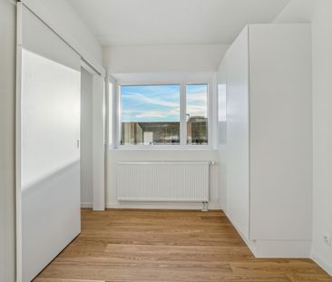 Moderne og lys 2-vær. lejlighed på 6. sal med fed udsigt! Eksklusiv... - Photo 5