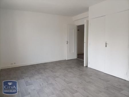Location Appartement 1 pièce 38m² CHATEAUROUX 36000 - Photo 4