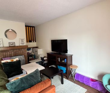 For Lease - 3445 Uplands Drive Unit# 245, Hunt Club - Windsor Park ... - Photo 2