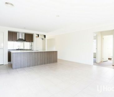 44 Toritta Way, Truganina VIC, Belconnen - Photo 3