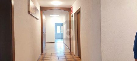 SPACIOUS WITH SUNNY TERRACE - Foto 4