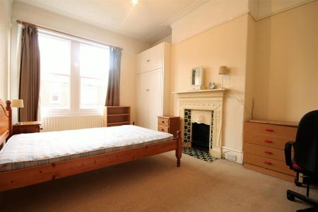 5 bedroom terraced house to rent - Photo 3