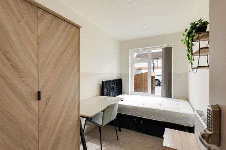 1 bedroom in a house share to rent - Photo 5