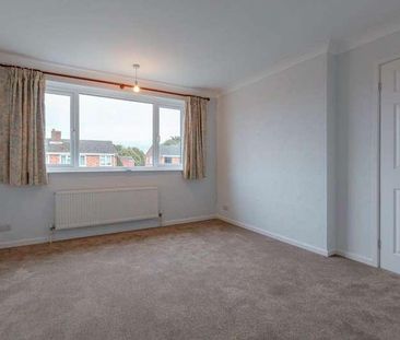 Mere View, Yaxley, PE7 - Photo 3