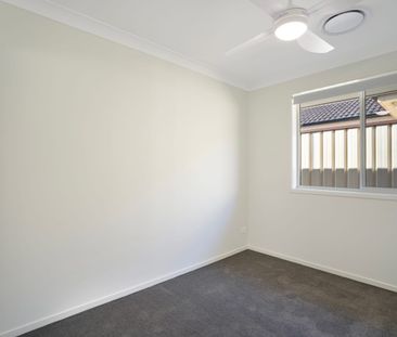 3 Bedroom Home - Ducted Air Con & Garage - Photo 3