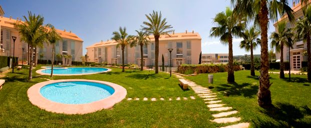For long-term rent: apartment in Javea, Golden Garden urbanization, with 2 bedrooms and a pool. - Photo 1