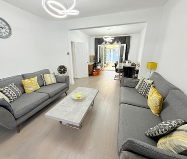 3 bedroom semi-detached house to rent - Photo 1