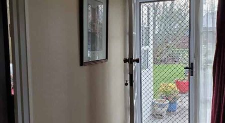 Charming, sunny home in a great location. - Photo 2