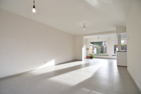 Volledig gerenoveerde woning met tuin en 3 slaapkamers - Photo 5