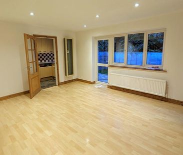 2 bedroom end of terrace house to rent - Photo 2