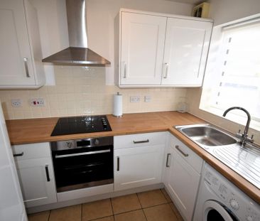 2 bedroom semi-detached house to rent - Photo 3