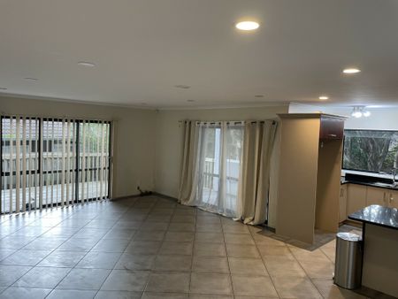 Beauty in Totara Heights - Photo 2