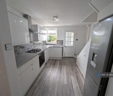 2 bedroom end of terrace house to rent - Photo 6