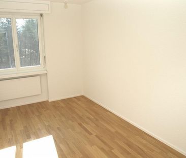 Helle 4.5-Zimmerwohnung im EG mit Balkon an zentraler Lage in Köniz - Photo 5