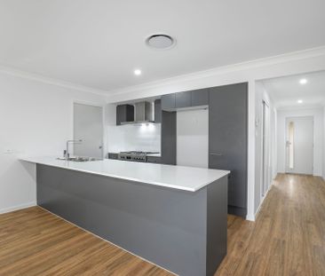 Near New Family Friendly Duplex! - Photo 3