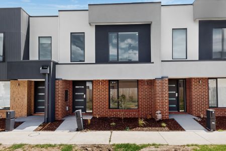 3 Fen Walk, Point Cook VIC 3030 - House For Rent | Domain - Photo 3