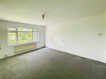 Ferney Road, Byfleet, West Byfleet, Surrey, KT14 7BB - Photo 4