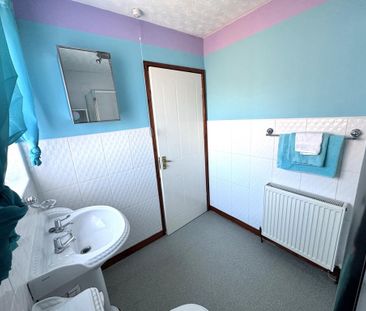 3 bedroom end of terrace house to rent - Photo 5