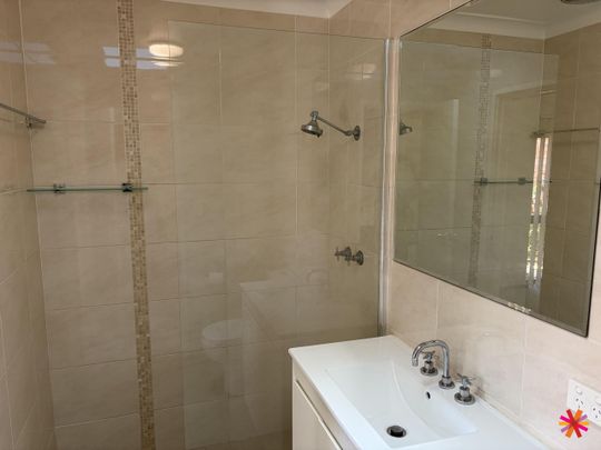 PRIME COMO LOCATION! - Photo 1