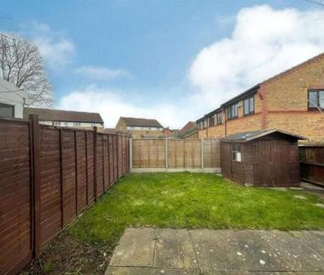 3 bedroom house to rent Beckinsale Grove, Crownhill, Milton Keynes,... - Photo 4