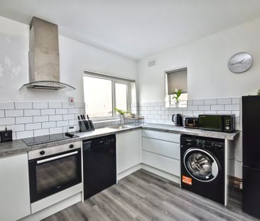 Acacia Crescent, Wigan, WN6 - Photo 1