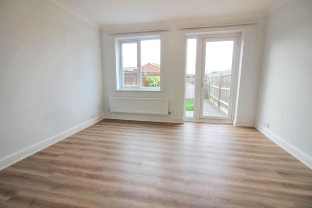 2 bedroom end of terrace house to rent - Photo 1