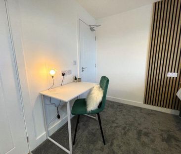 1 bedroom in a house share to rent - Photo 5