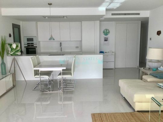 Apartment for rent in Estepona - Photo 1