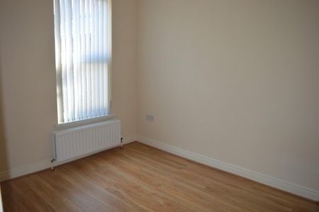 22 Jocelyn Street, BT6, Belfast - Photo 2