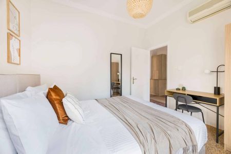 Astounding 2BR Apartment in Marousi - Photo 5