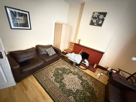 Room in a Shared House, Station St, E15 - Photo 3