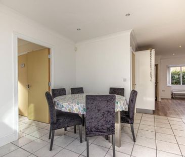 5 bedroom detached house to rent - Photo 3