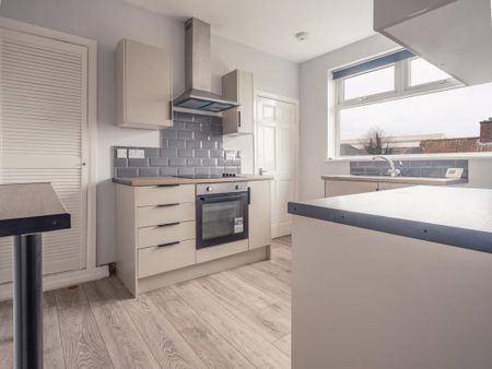 2 bedroom flat to rent - Photo 5