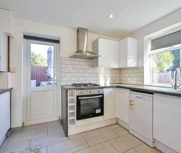 Kt, New Haw, KT15 - Photo 2