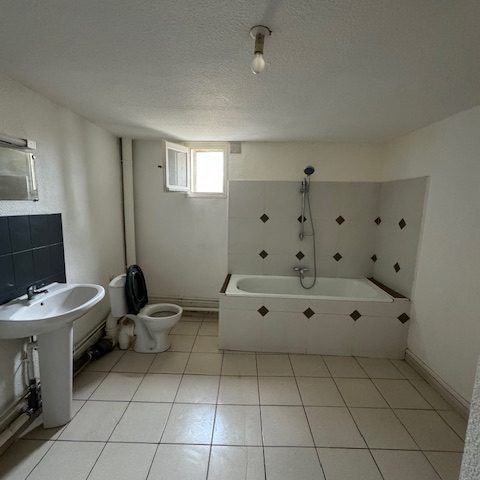 Location Appartement 3 pièces 60m² NARBONNE 11100 - Photo 1