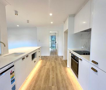 6 Wadkins Court, Parkwood, Qld 4214 - Photo 1