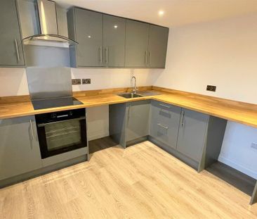 2 bedroom flat to rent - Photo 3