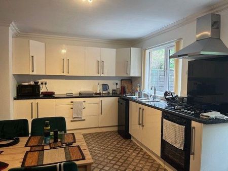3 bedroom mews to rent - Photo 5